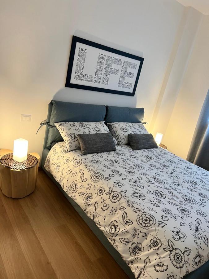 Mandi Mandi Cavour Apartment อูดิเน ภายนอก รูปภาพ